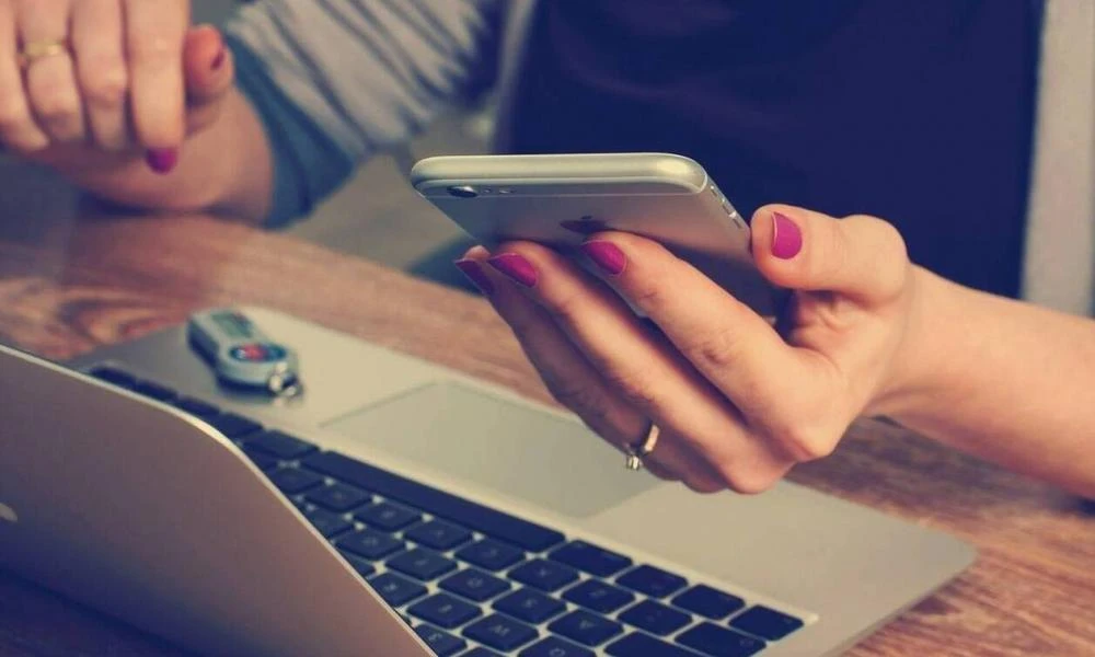 Απάτες: Της άρπαξε 18.000 ευρώ παριστάνοντας τον λογιστή της